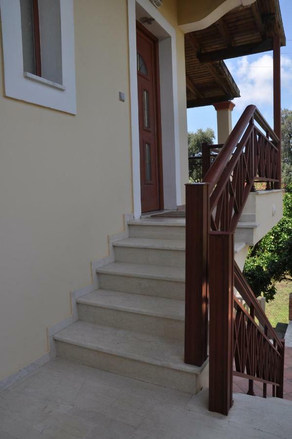 Areti'S Apartment Agios Georgios Pagon Luaran gambar
