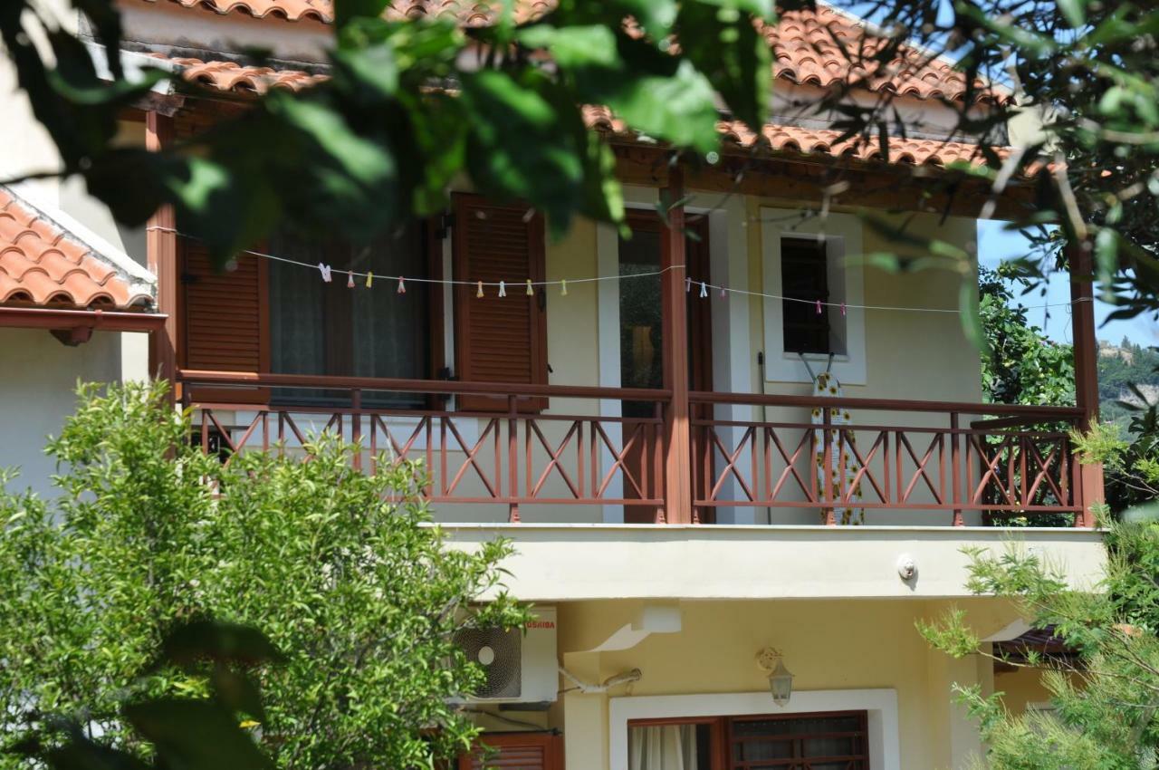Areti'S Apartment Agios Georgios Pagon Luaran gambar