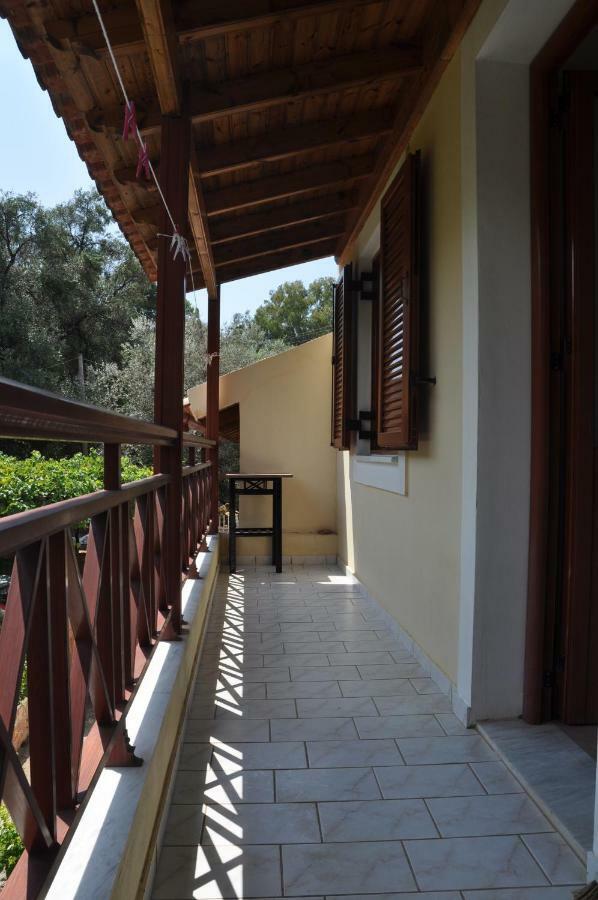 Areti'S Apartment Agios Georgios Pagon Luaran gambar